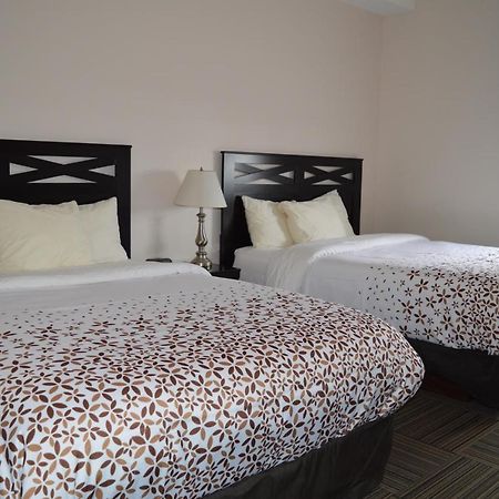 Auberge Macdonald Guest Inn Iroquois Falls Экстерьер фото