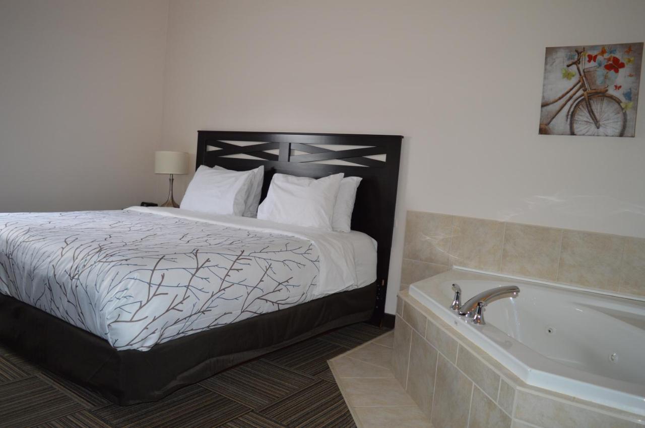 Auberge Macdonald Guest Inn Iroquois Falls Экстерьер фото