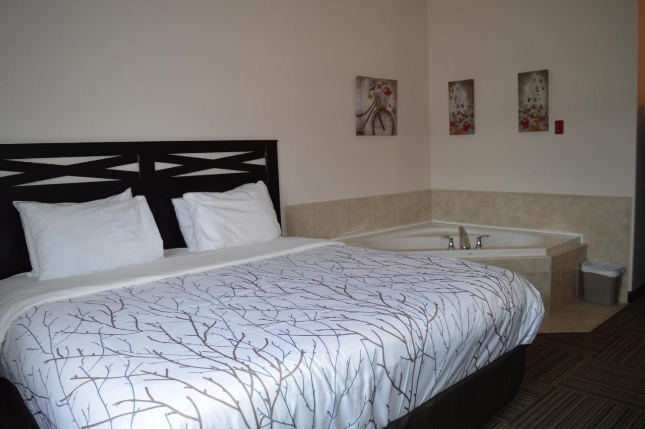 Auberge Macdonald Guest Inn Iroquois Falls Экстерьер фото