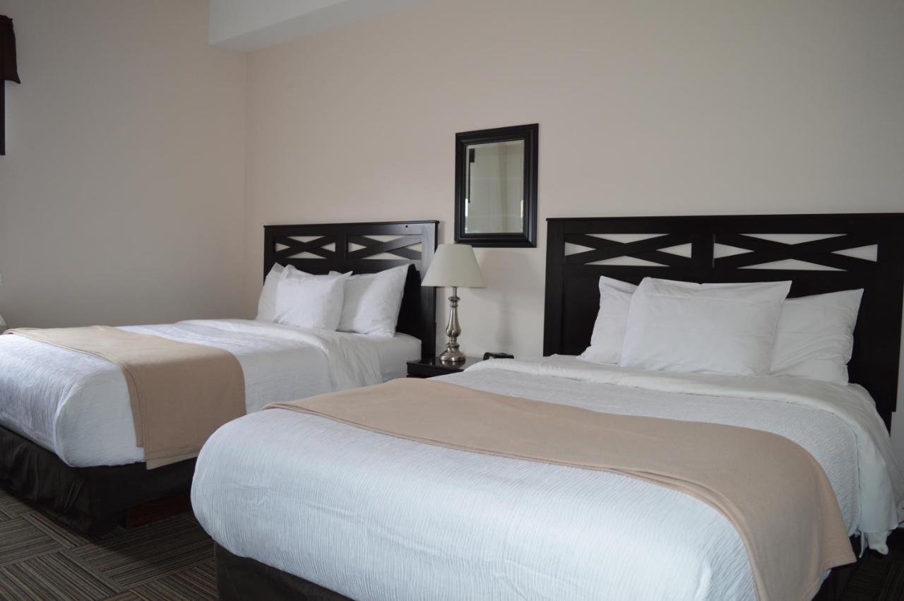Auberge Macdonald Guest Inn Iroquois Falls Экстерьер фото
