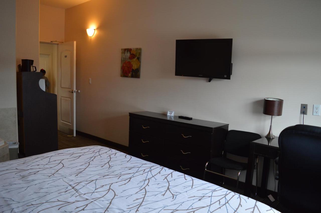 Auberge Macdonald Guest Inn Iroquois Falls Экстерьер фото