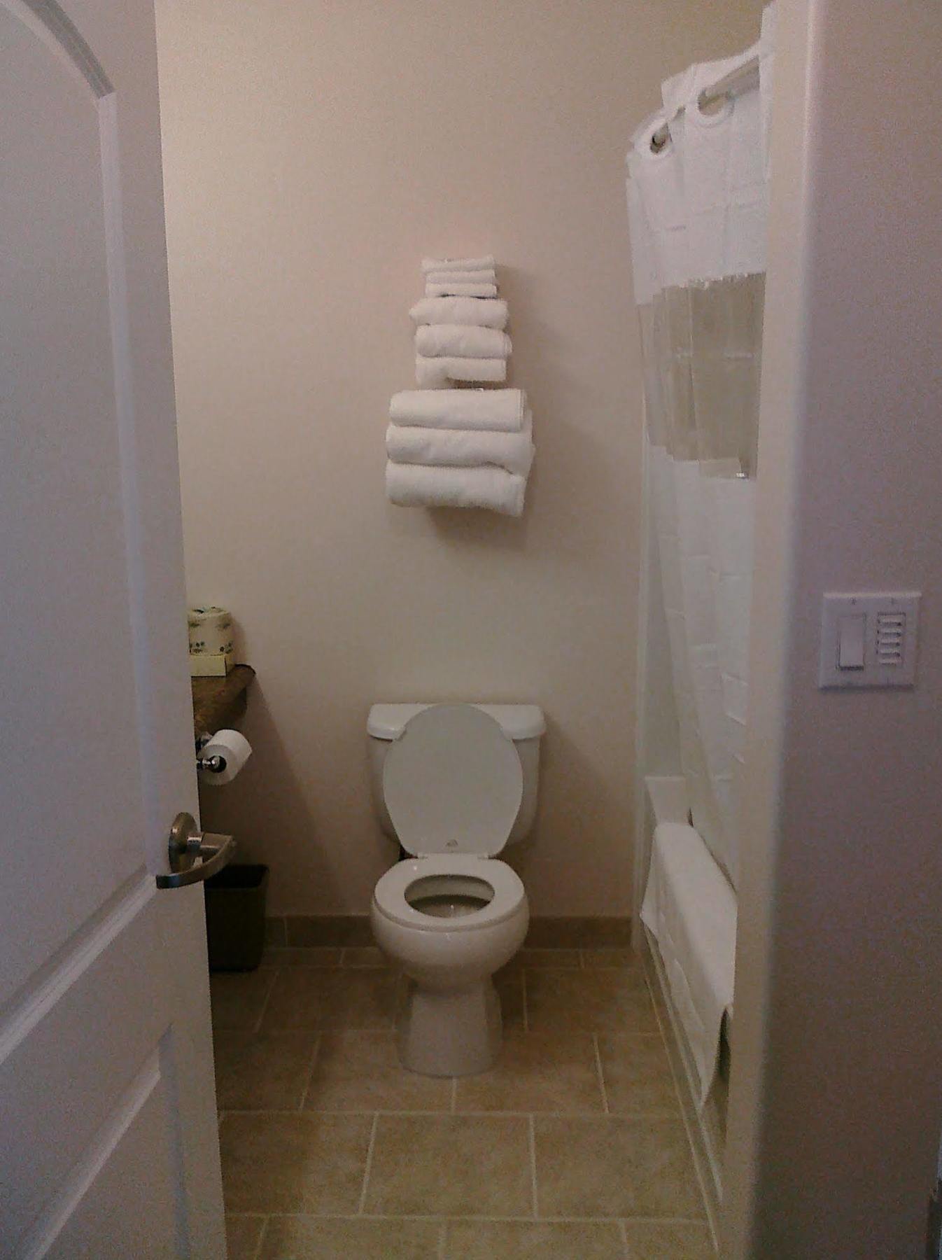 Auberge Macdonald Guest Inn Iroquois Falls Экстерьер фото